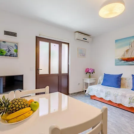 Apartment 2842f Sutivan
