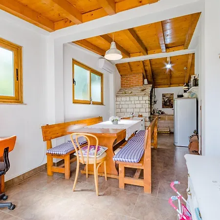 Apartment 2842f Sutivan